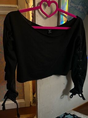 Windsor Black Cropped Lace-Up Sleeve Top